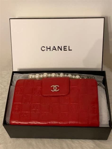 pre love chanel wallet